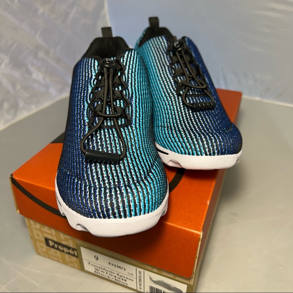 NIB NWT Women’s Propet TravelActiv Xpress Black/Blue - size 9 W